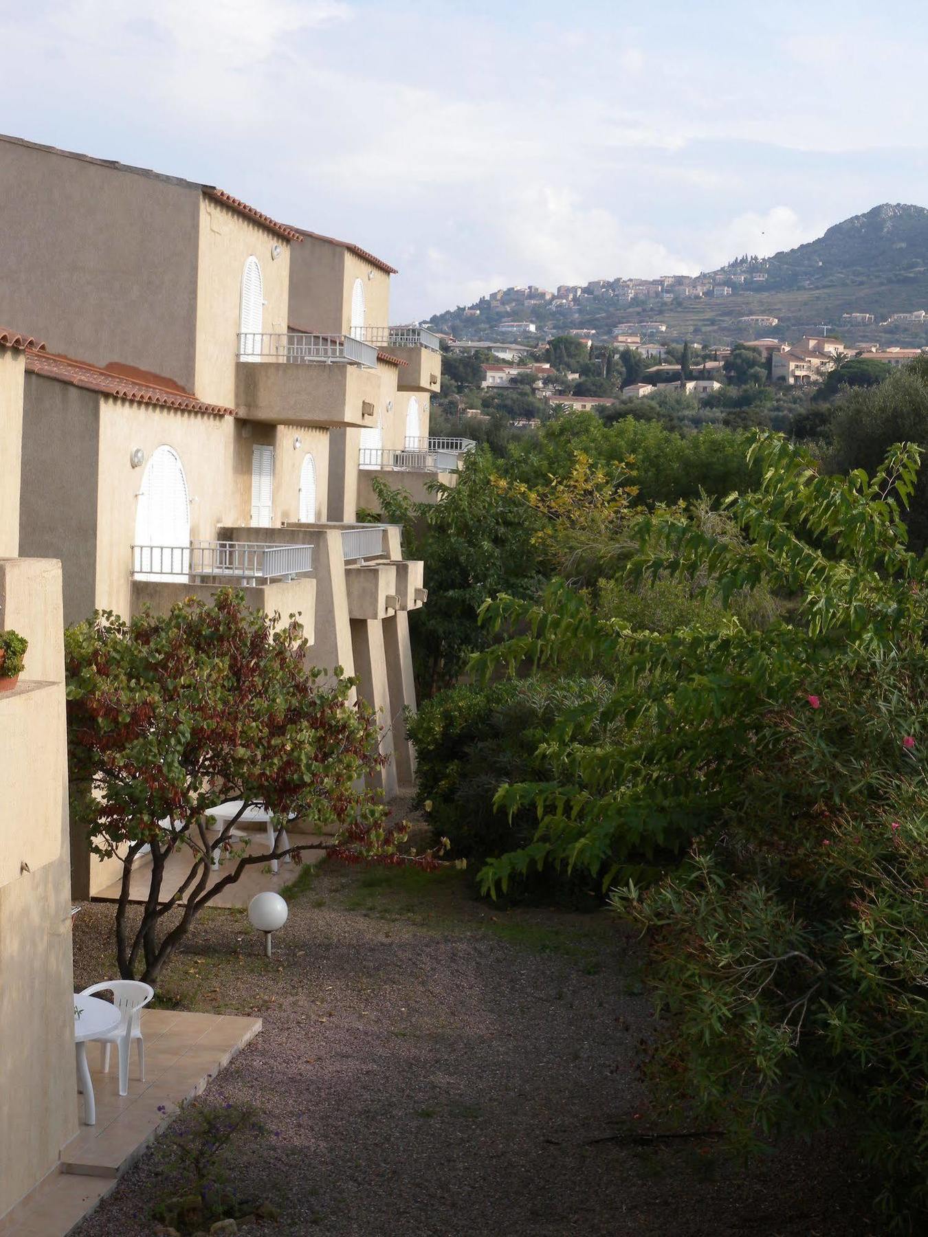 Motel Le Vieux Moulin LʼÎle-Rousse Eksteriør bilde