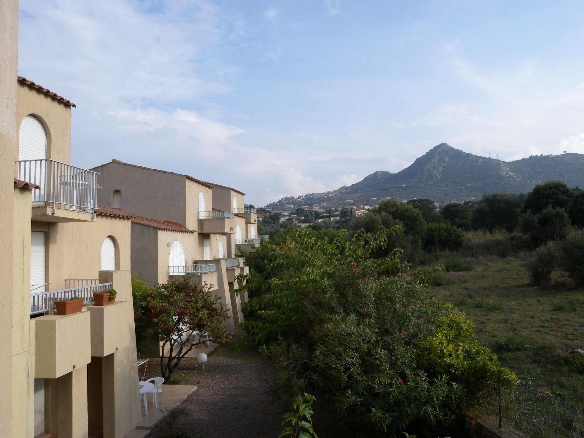 Motel Le Vieux Moulin LʼÎle-Rousse Eksteriør bilde