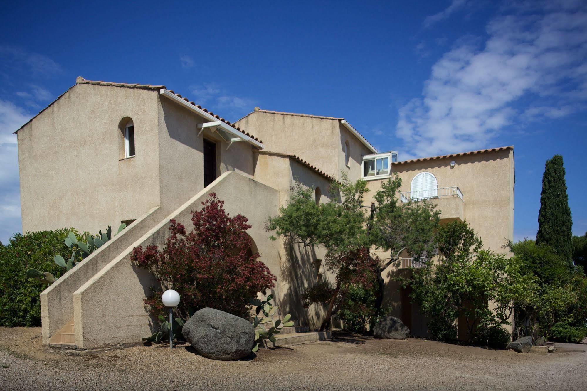 Motel Le Vieux Moulin LʼÎle-Rousse Eksteriør bilde